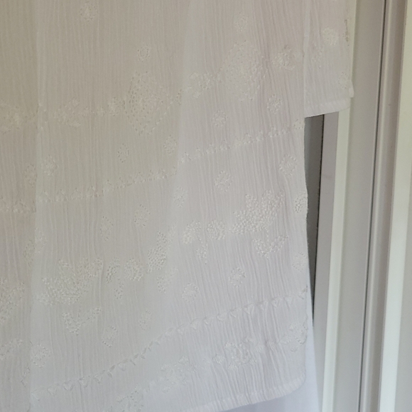 Sheer White top - Picture 2 of 6